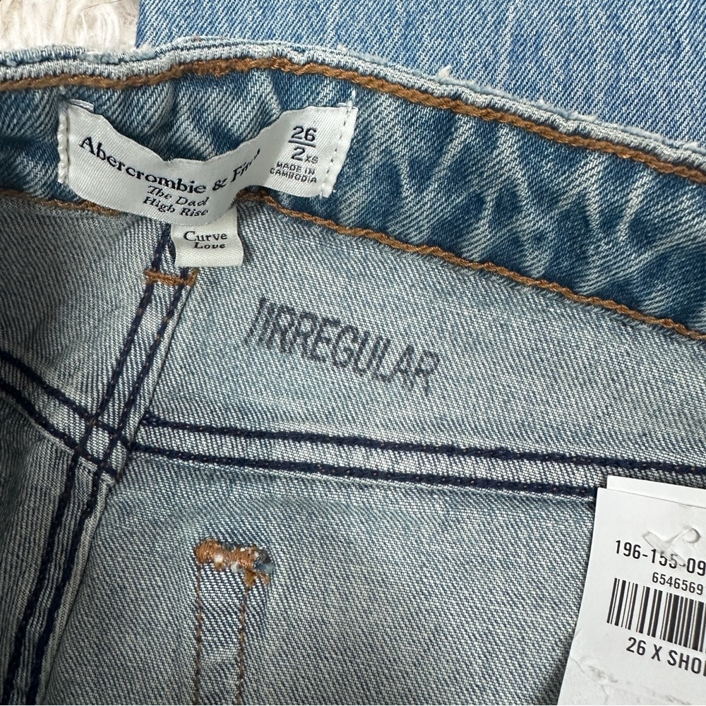 NWT Abercrombie and Fitch The Dad High Rise Jeans Curve Love Size 26/2 X Short - Picture 5 of 7
